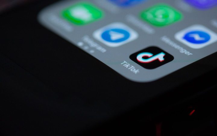 TikTok Yapay Zeka Destekli Alışveriş ve Tek Tıkla Ödeme Özelliğini Duyurdu