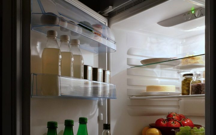 Buzdolabı Kokusu Nasıl Çıkar? Kötü Kokuları Yok Eden Pratik Yollar