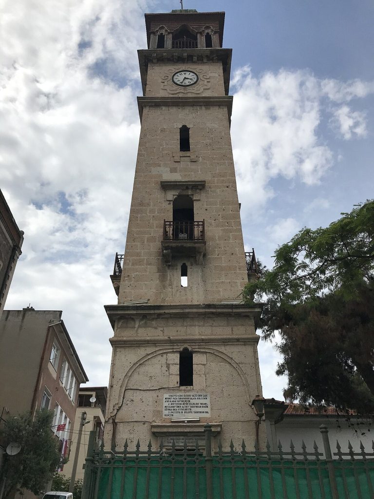 Cunda Adası Gezilecek Yerler: Tarihi Rotalar ve Rehber