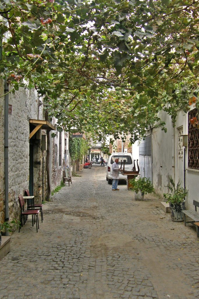 Cunda Adası Gezilecek Yerler: Tarihi Rotalar ve Rehber