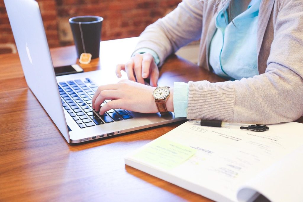 Ekran Görüntüsü Alma Rehberi: PC, Mac ve Telefon Yöntemleri
