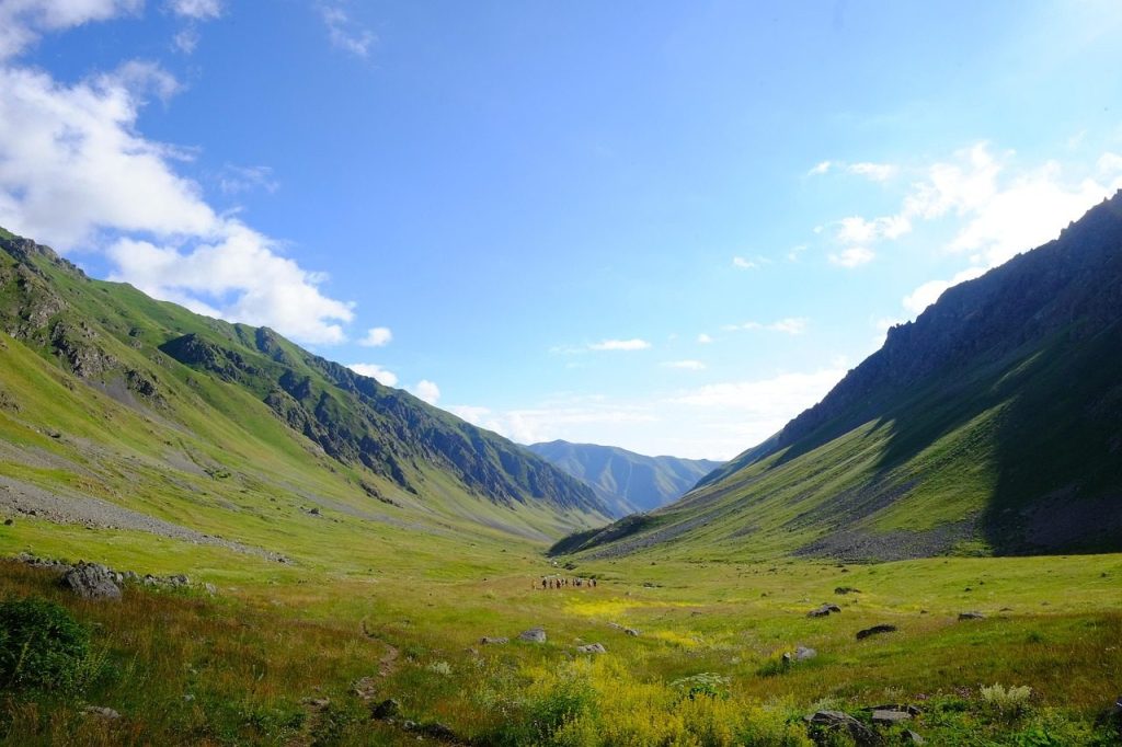 Kaçkar Dağları’nda Kamp ve Trekking: Rotalar ve Rehber