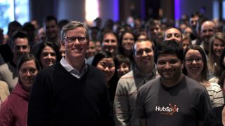Arama Motorlarından Yanıt Motorlarına: HubSpot AEO Rehberi